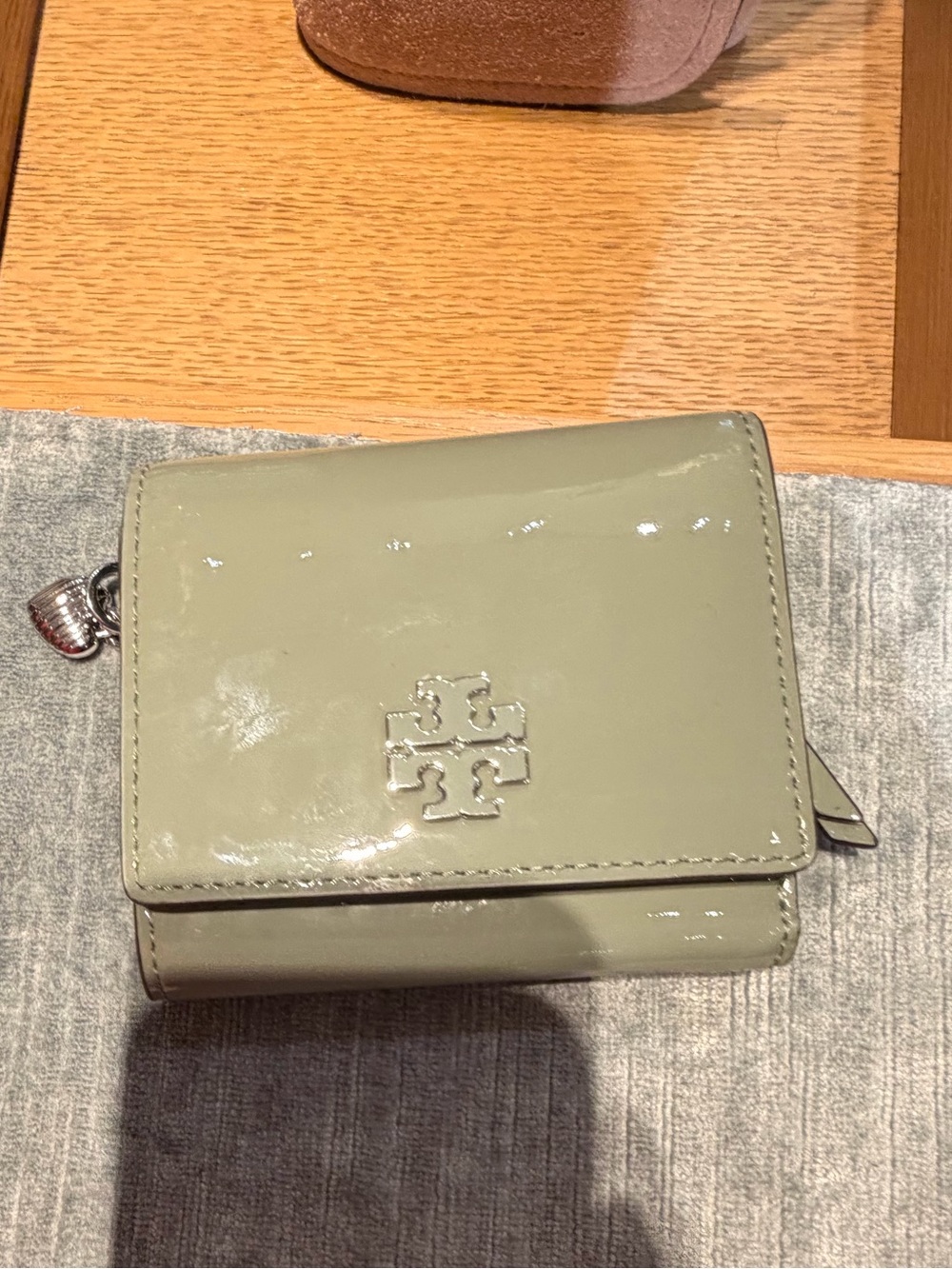 Tory Burch green patten leather Compact Wallet Thea new with tag